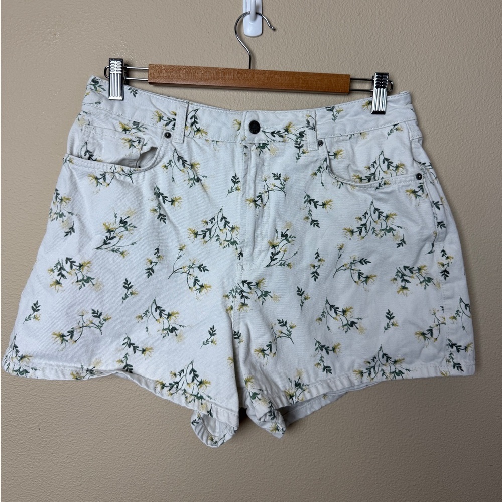 Nasty Gal Floral Shorts Size 10